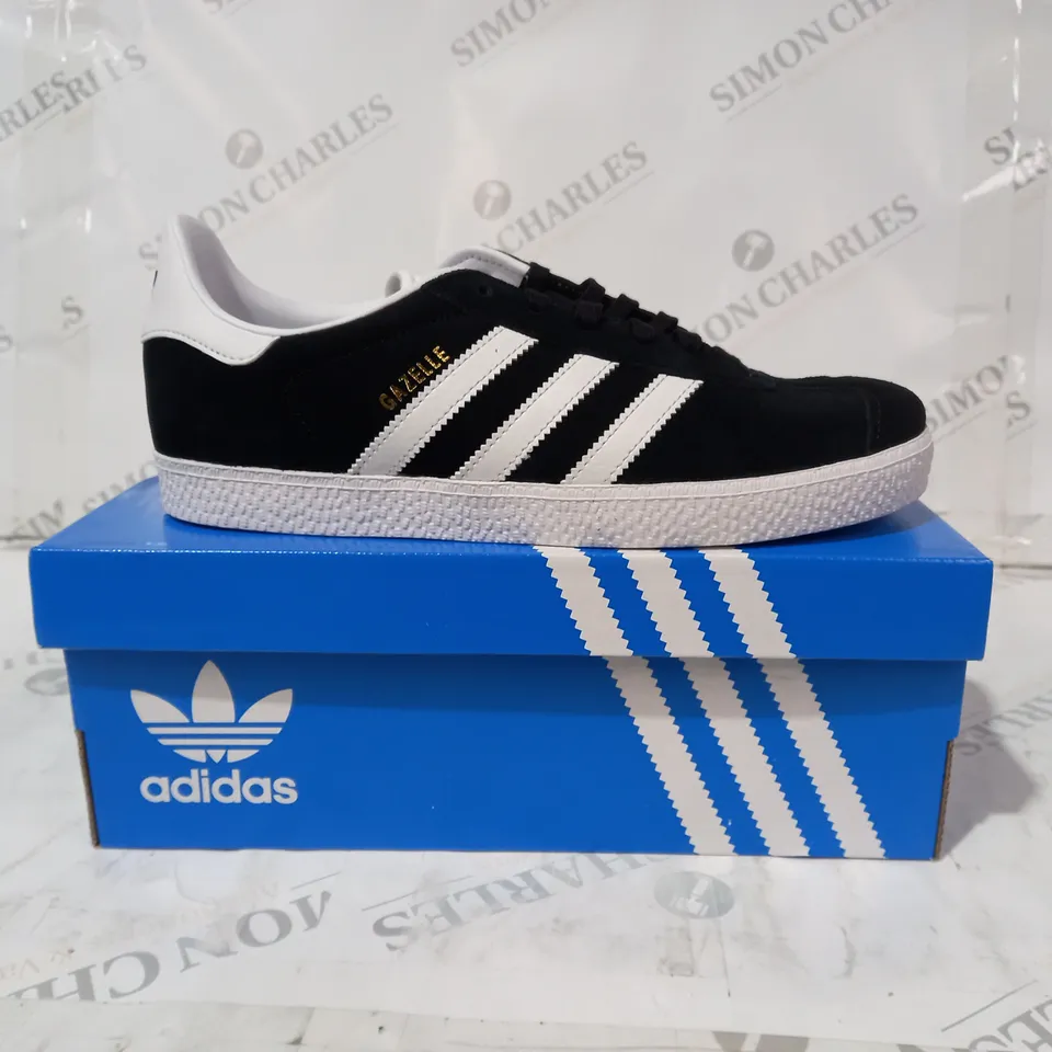 ADIDAS GAZELLE J SIZE 5.5