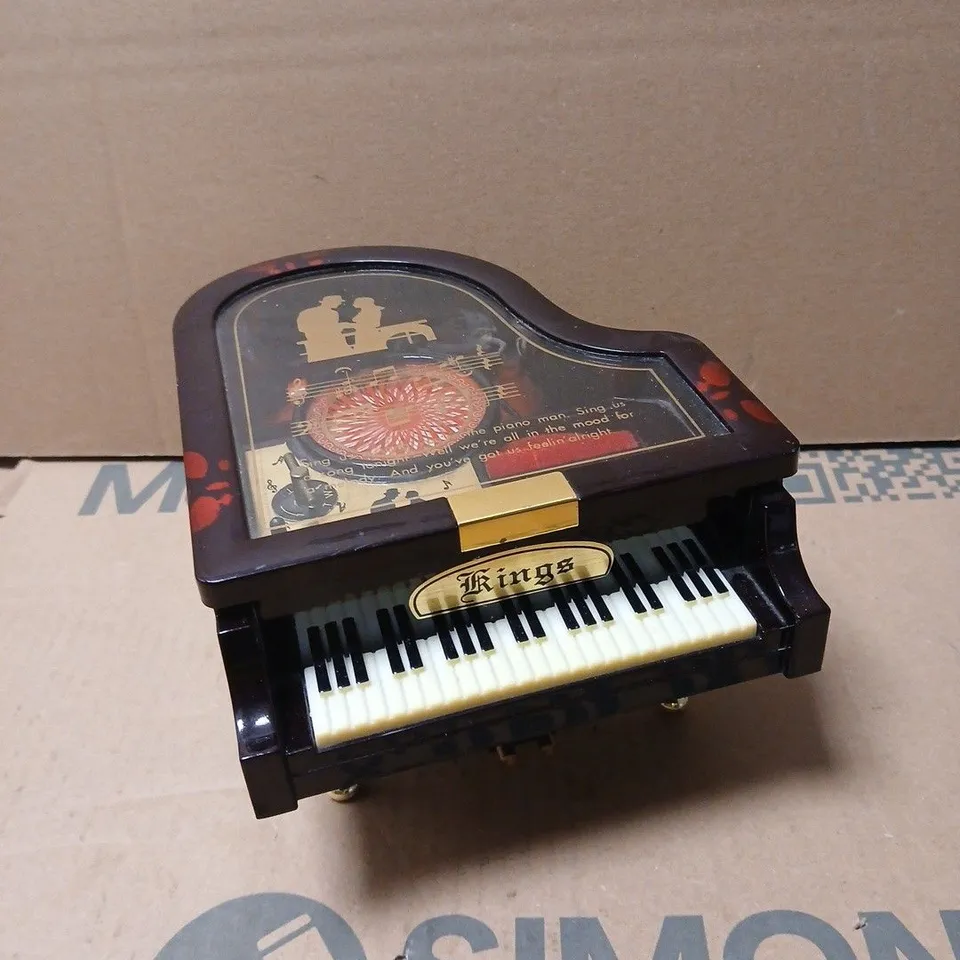 MINIATURE KINGS PIANO MUSIC BOX 
