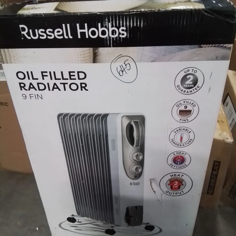 BOXED RUSSELL HOBBS 9 FIN 800W OIL FILLED RADIATOR 