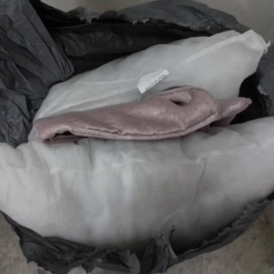 CUSHION WITH FILLING