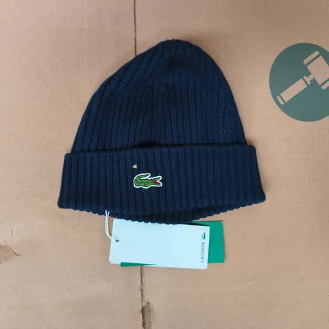 LACOSTE BEANIE HAT IN NAVY
