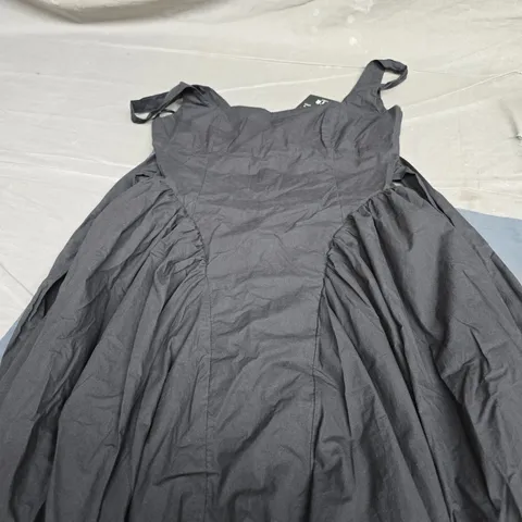 ASTR DRESS IN BLACK SIZE XS 