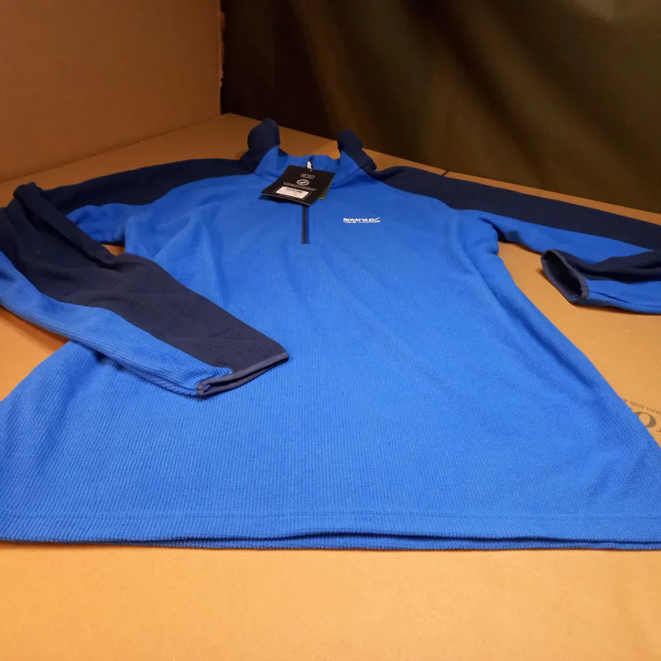 REGATTA BLUE TONES/LOGO JUMPER - LARGE 