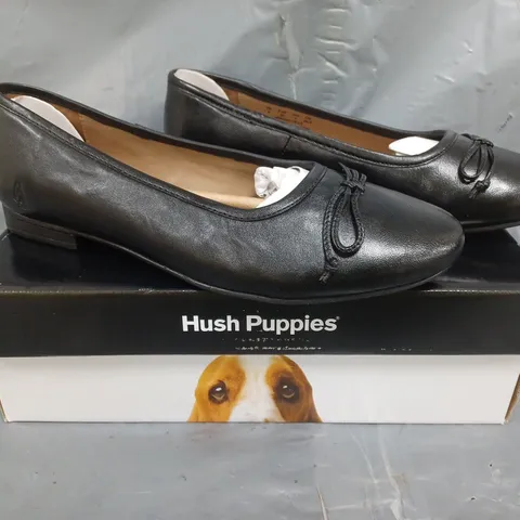 BOXED PAIR OF HUSH PUPPIES SHOES IN BLACK - ODD SIZES