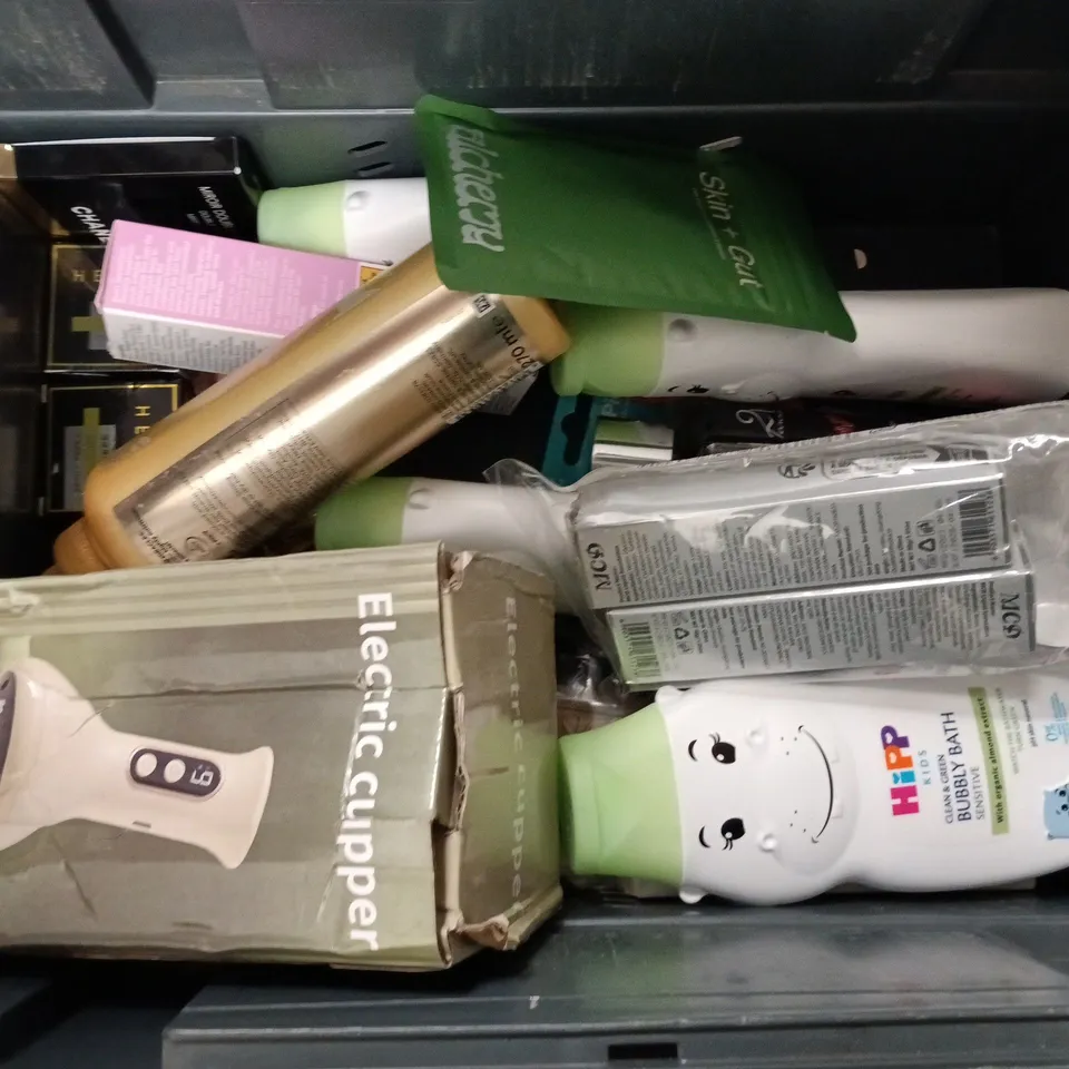 APPROXIMATEY 20 ASSORTED HEALTH AND BEAUTY PRODUCTS TO INCLUDE - COLGATE MAX WHITE MOUTHWASH - HIPP KIDS BUBBLY BATH AND DYSON CHI TO SON PRE STYLE CREAM