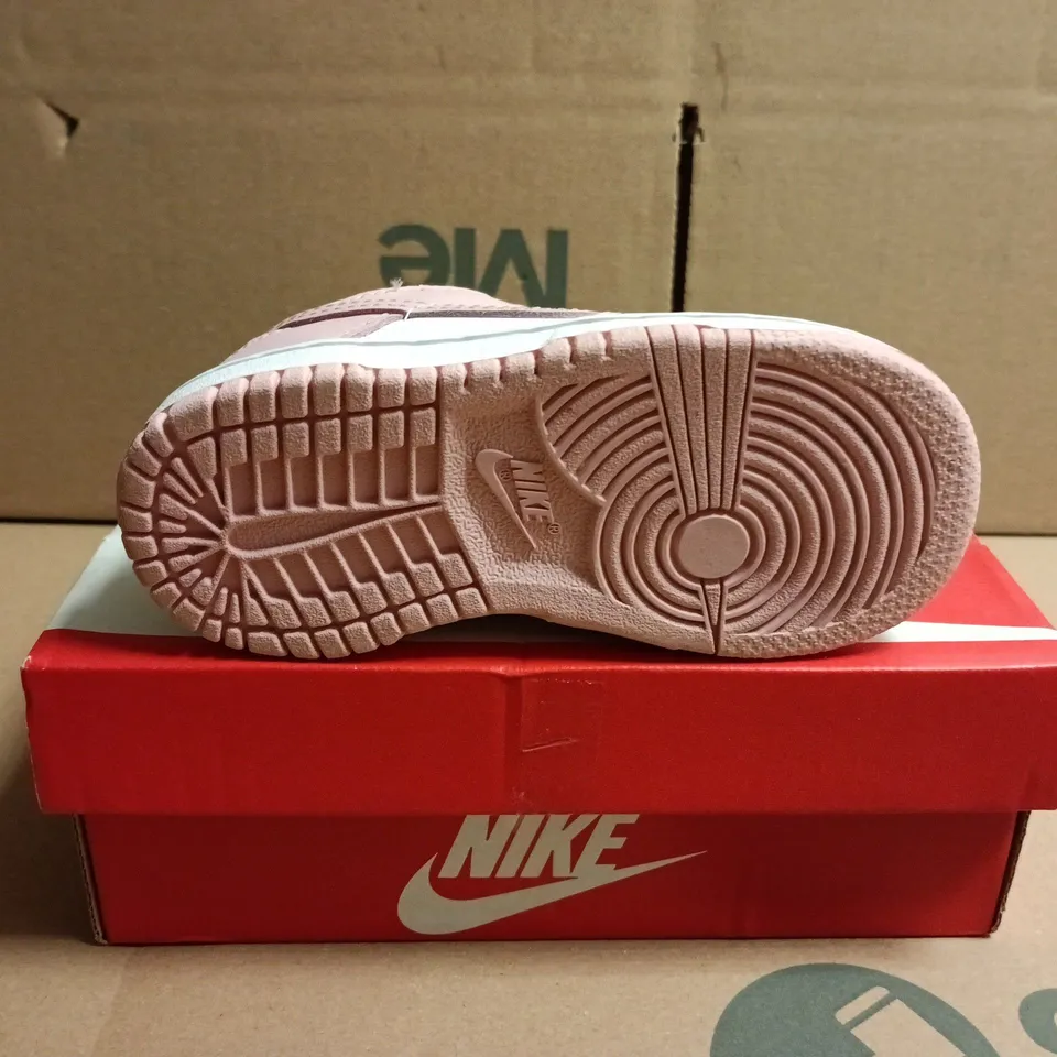BOXED PAIR OF NIKE DUNK LOW KIDS PINK/WHITE – UK 6.5 