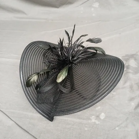 KAREN MILLEN FEATHER DETAIL FASCINATOR IN BLACK ONE SIZE