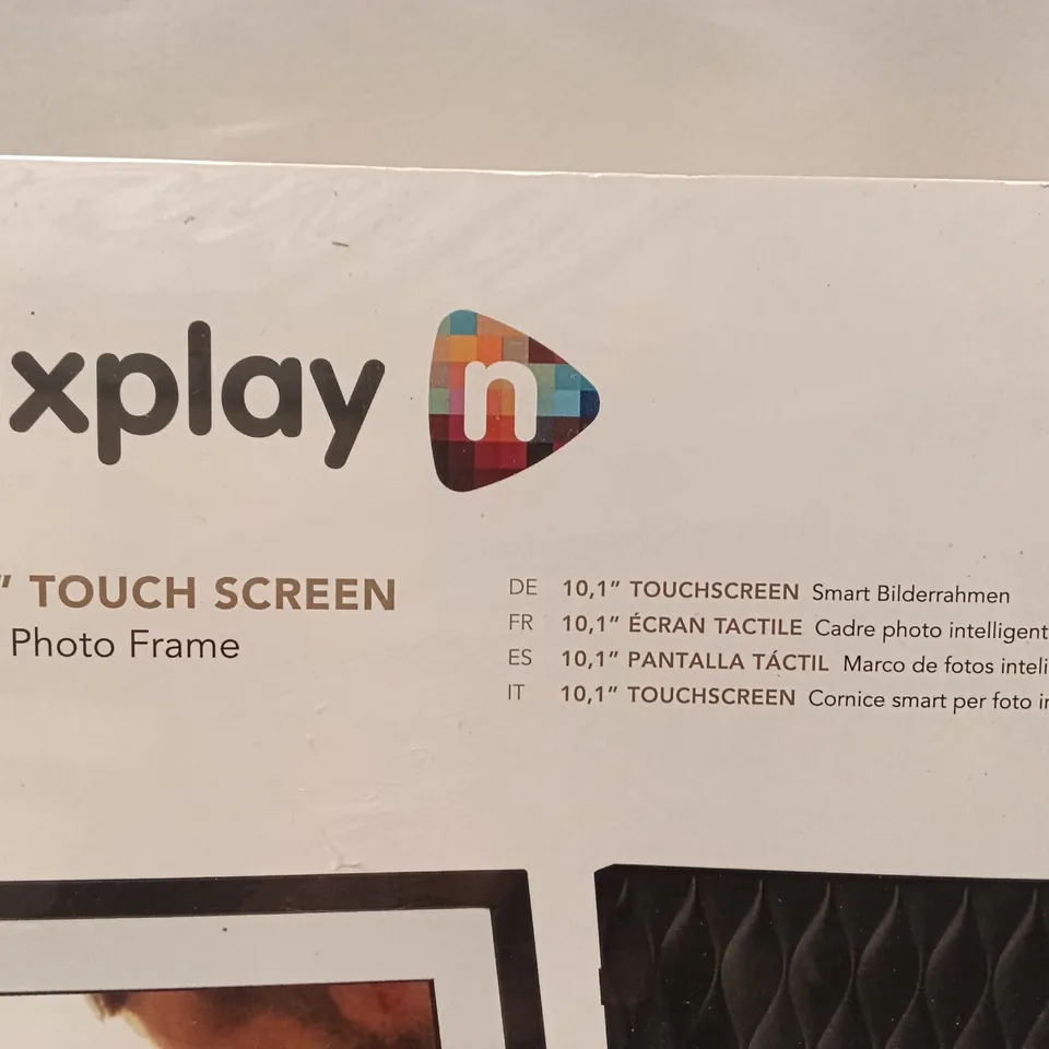 NIXPLAY 10.1" TOUCH SCREEN SMART PHOTO FRAME (BOXED)