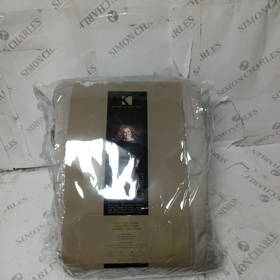 KELLY HOPPEN ABSTRACT GEO BEDSPREAD AND SET OF 2 SHAMS, TAUPE, KINGSIZE