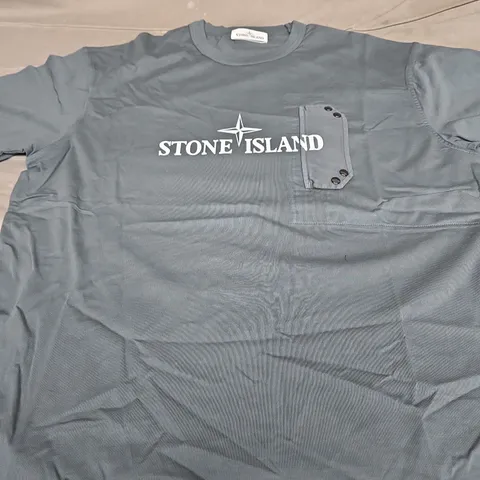 STONE ISLAND SLOGAN TEE - SIZE LARGE