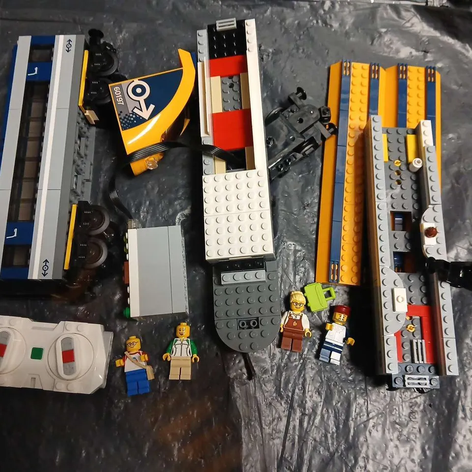 LEGO TRAIN SET SET PART WITH MINI FIGURES