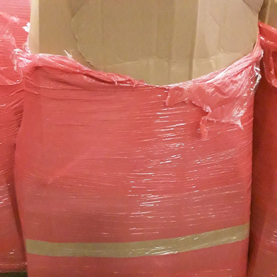 PALLET OF ASSORTED PRODUCTS INCLUDING PRESSURE COOKER, BERRY & PINECONE GARLAND, CARPET PROTECTOR, LED METEOR LIGHT, ARCHERY TOY