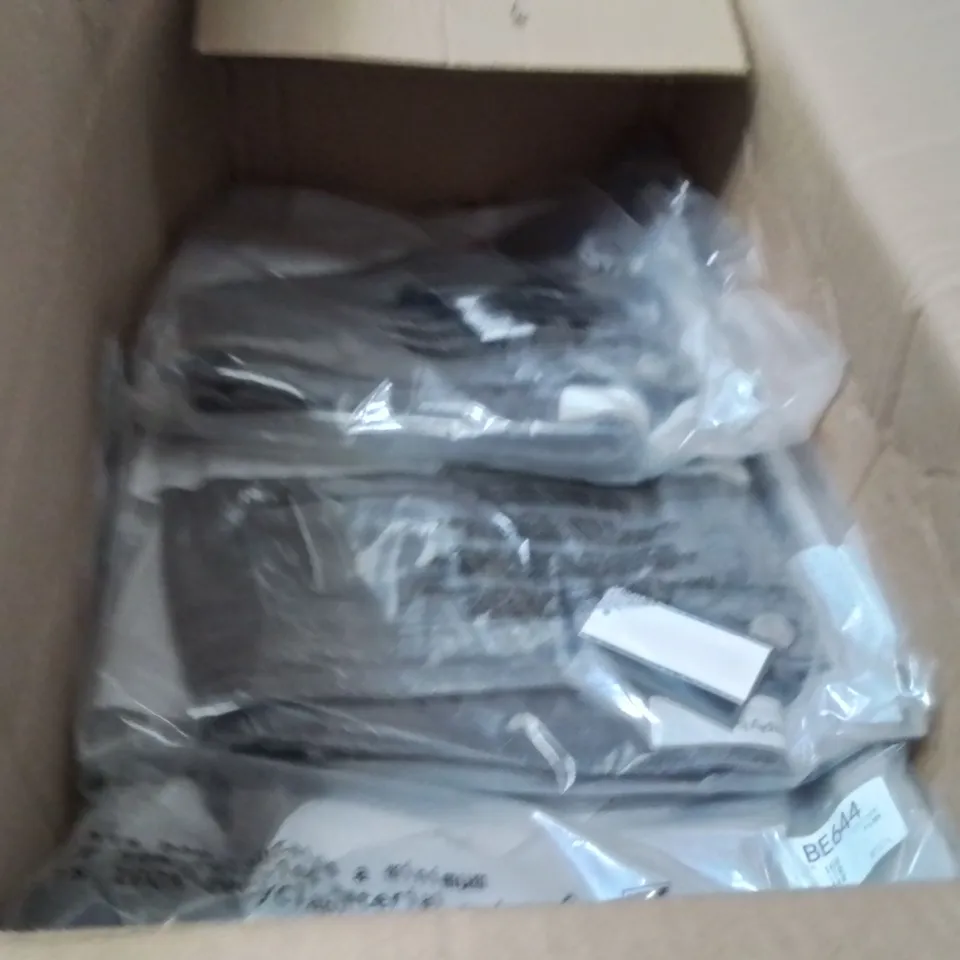 BOXED BRAND NEW APPROXIMATELY 8 SIMPLY BE STRAIGHT LEG JEANS SILVER SIZE 16