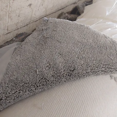 ROLL OF QUALITY ECLIPSE GREY GLIMPSE CARPET - APPROXIMATELY 5.9 x 4m