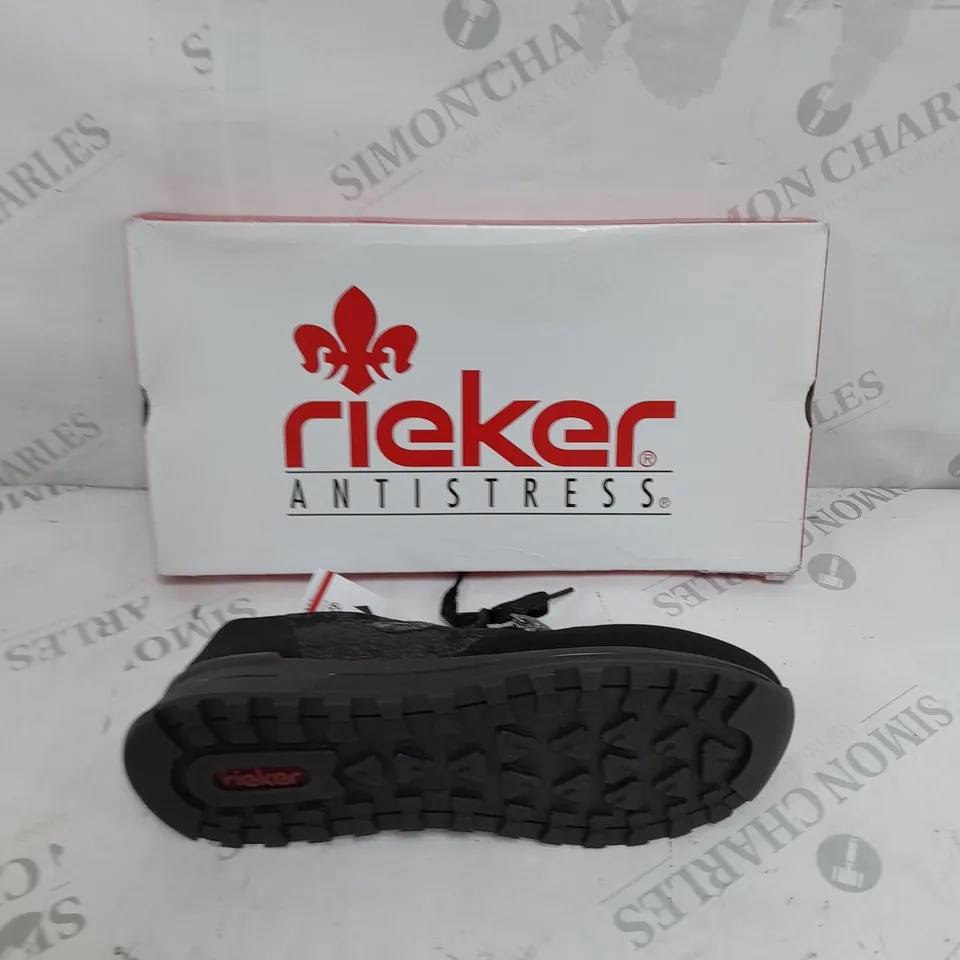 BOXED RIEKER ZIP BLACK TRAINERS IN SIZE 5 