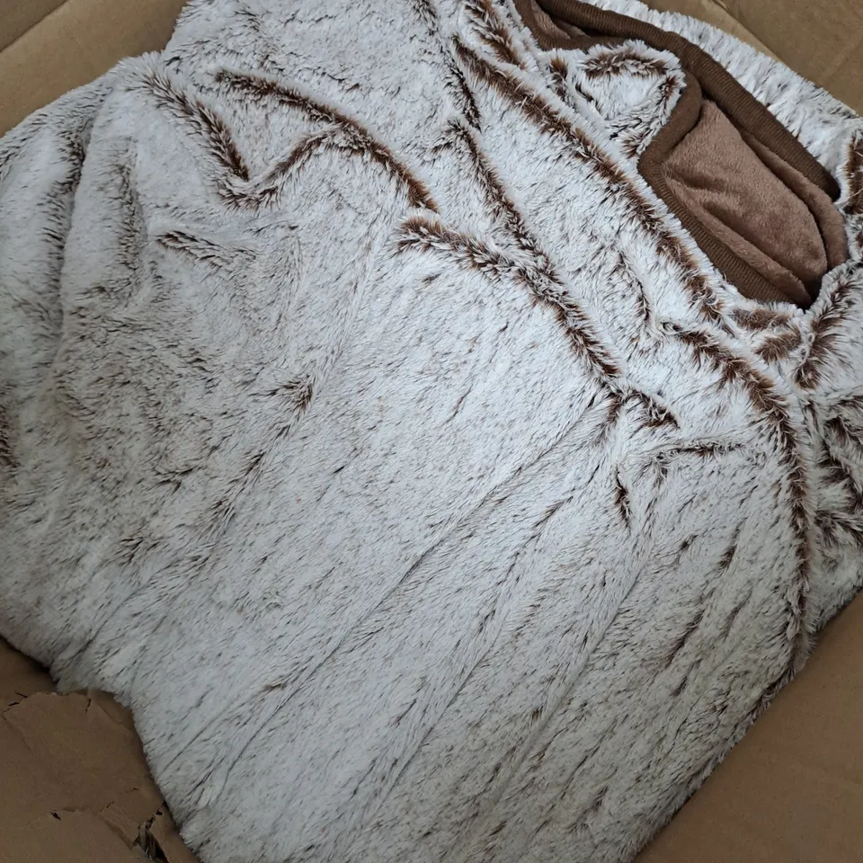 BOXED COZEE HOME CRUSHED VELVET AND VELVETSOFT DUVET SET IN NATURAL/BROWN - DOUBLE