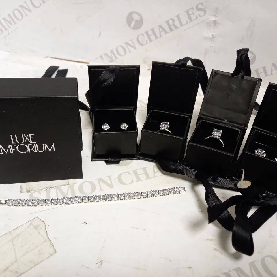 LOT OF 5 LUXE EMPORIUM JEWELLERY ITEMS