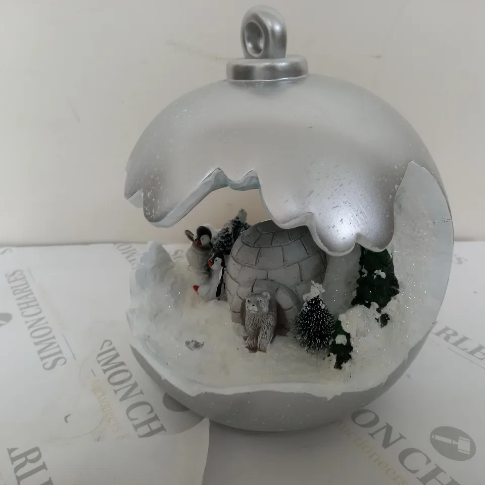 SANTA EXPRESS CHRISTMAS DETAILED BAUBLE DECORATION
