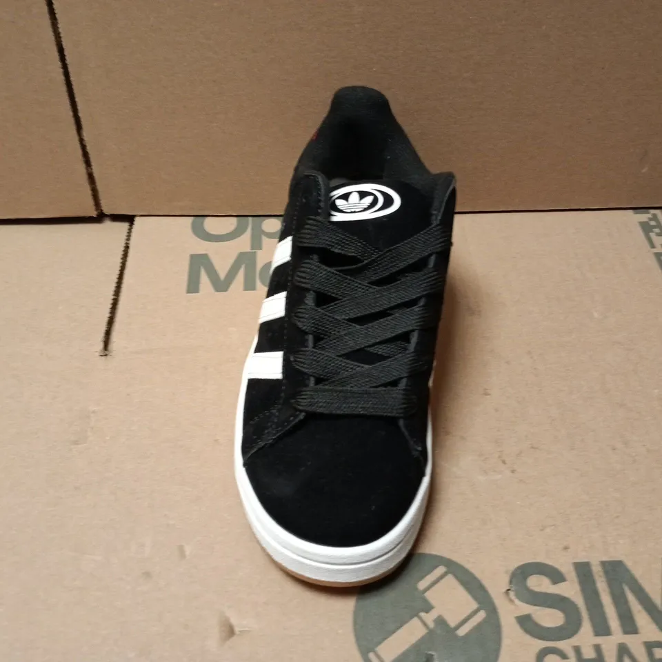 UNBOXED PAIR OF ADIDAS CAMPUS TRAINERS IN BLACK - UK 4.5