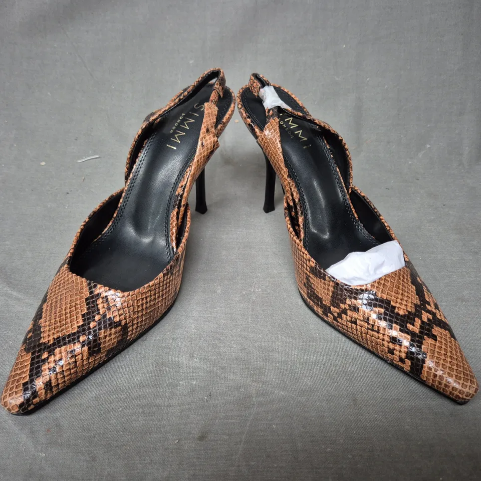 BOXED PAIR OF SIMMI LONDON POINTED TOE STILETTO HEEL SHOES IN BEIGE SNAKE UK SIZE 4