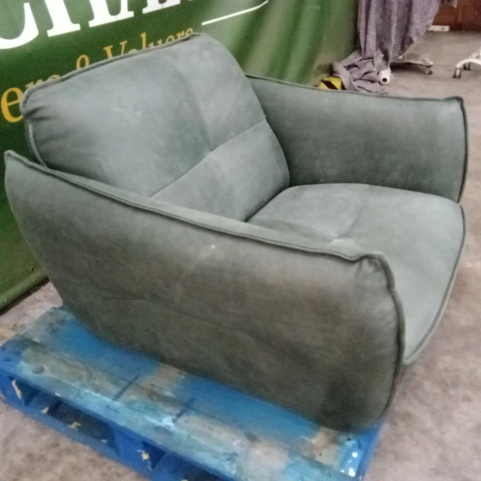 QUALITY DESIGNER ITALIAN MADE SEVILLE LEATHER ARMCHAIR