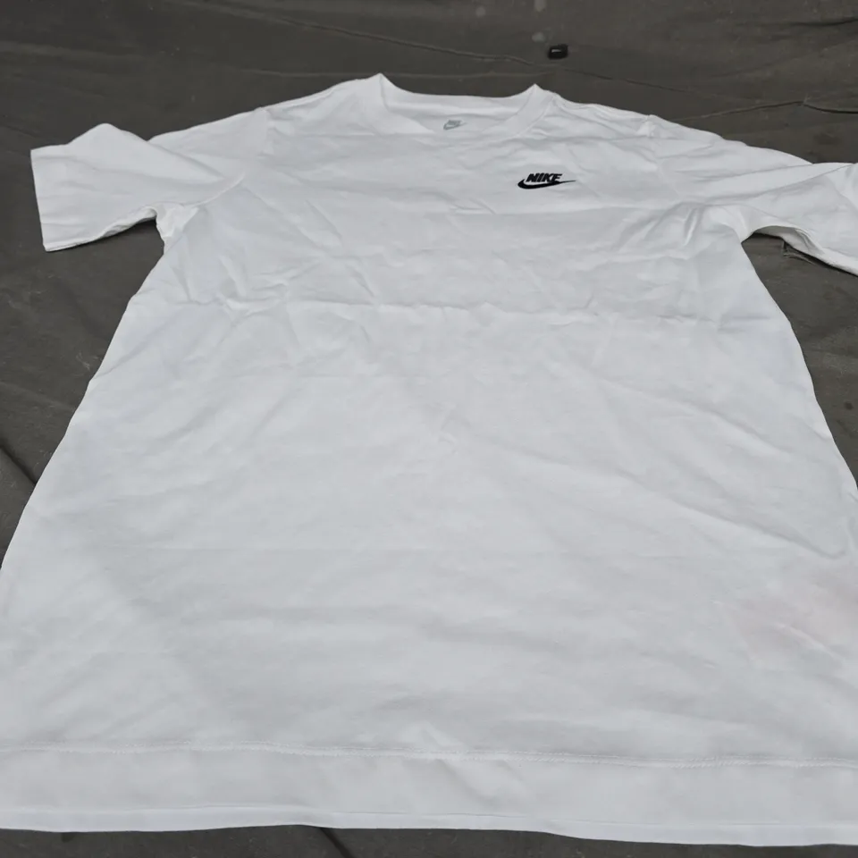 NIKE PLAIN LOGO T-SHIRT, WHITE - UK SIZE XL