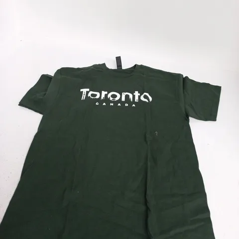 GILDAN HEAVY COTTON T-SHIRT – TORONTO CANADA – DARK GREEN - M