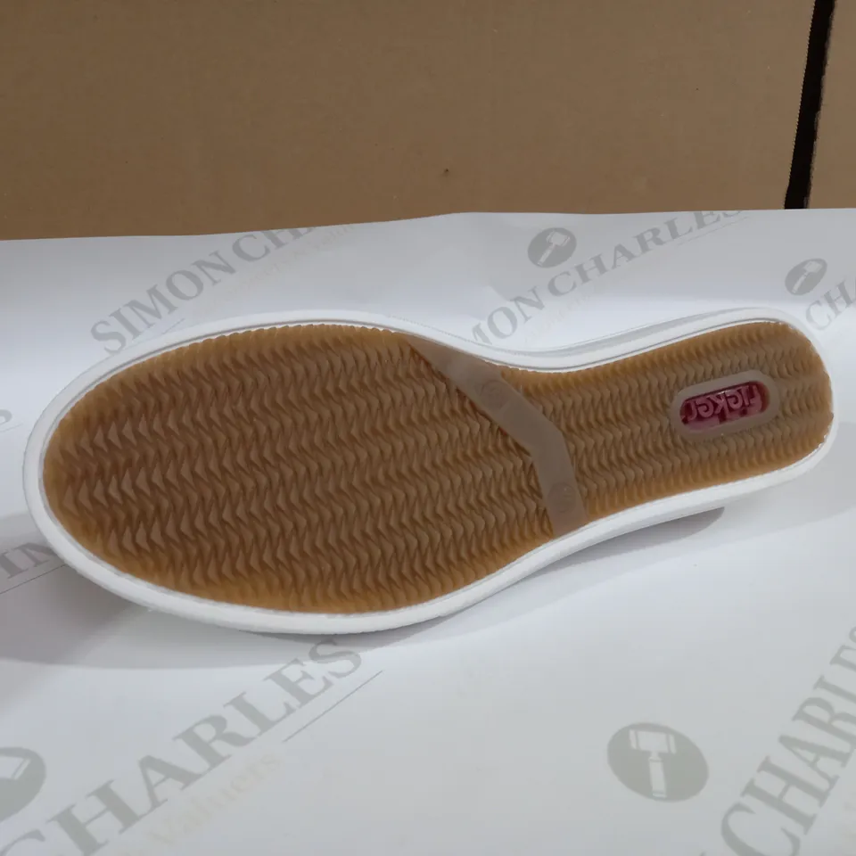RIEKER WHITE AND GOLD SHOE SIZE 6.5