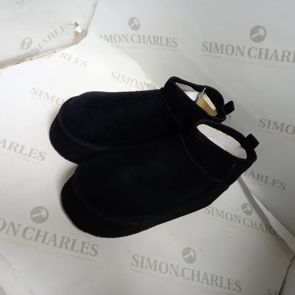 BLACK ANKLE BOOTS SIZE 6