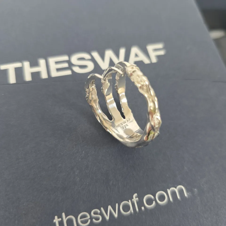 THESWAF SILVER-TONE RING WITH TEXTURED BRAIDED DESIGN 925 MARKING