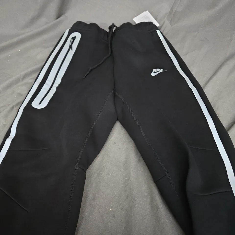 NIKE MENS TECH REFLECT PANTS IN BLACK - MENS XS