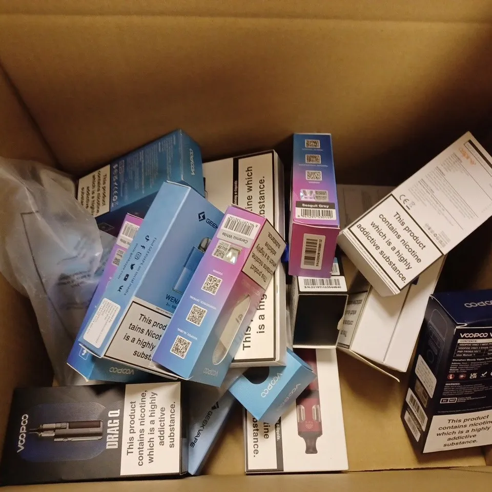 BOX OF APPROX 12 ASSORTED E-CIGARETTES TO INCLUDE - VOOPOO VINCI Q - VOOPOO VINCI POD ROYAL EDITION - GEEK VAPE WENAX U IN BLUE ECT 