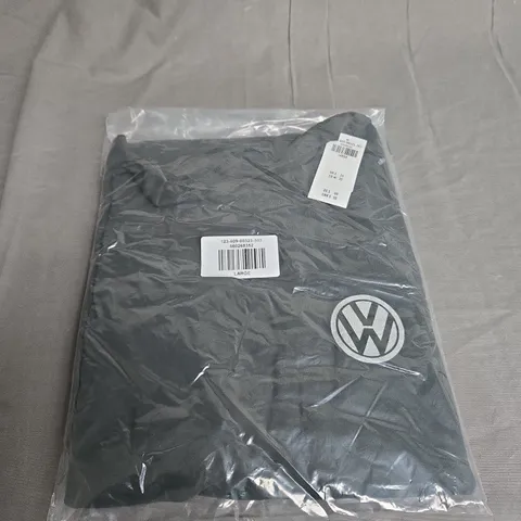 SEALED ABERCROMBIE AND FITCH VOLKSWAGEN LOGO PRINT T-SHIRT SIZE L