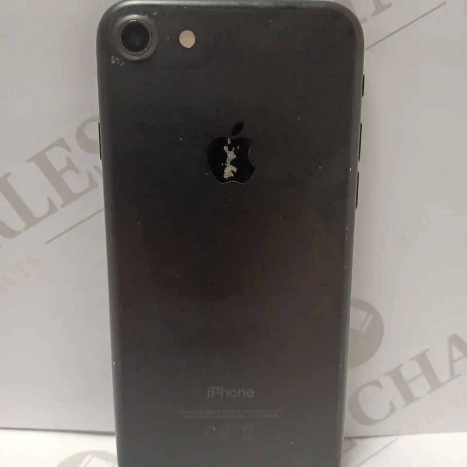 APPLE IPHONE 7 