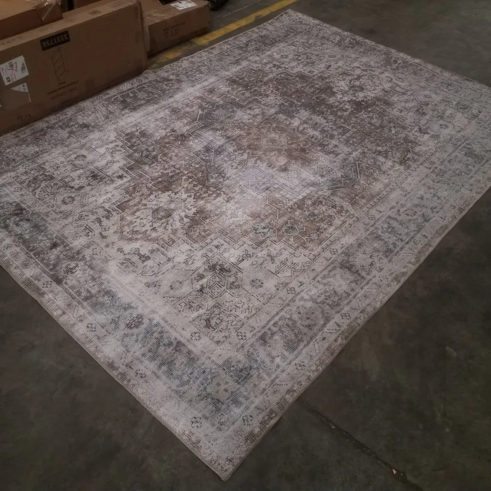 QUALITY DESIGNER AREA RUG APPROXIMATELY 185×280CM