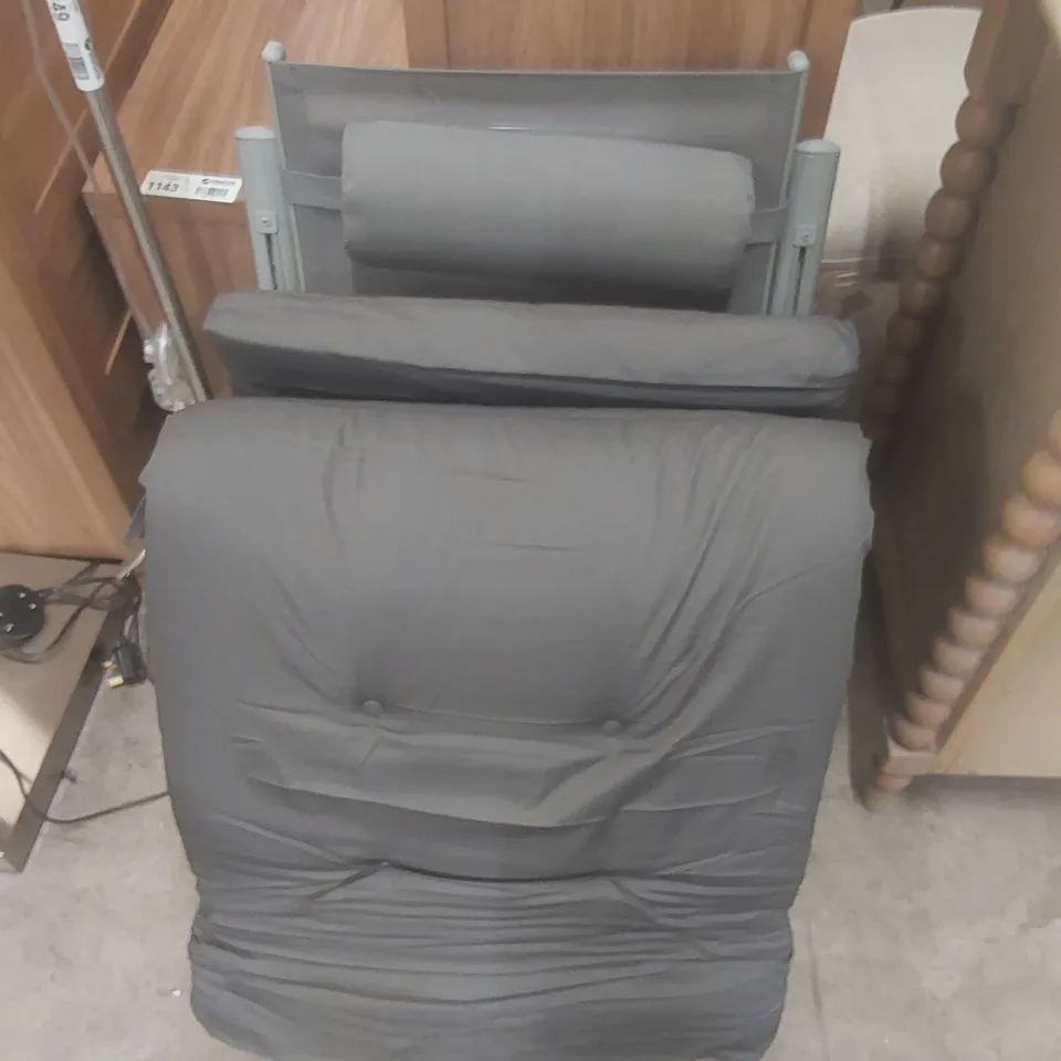 DESIGNER FOLDING SUN LOUNGER WITH CUSHION