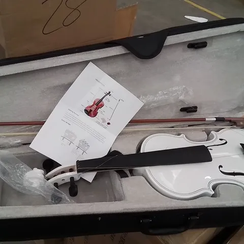 BOXED VIOLIN -BROKEN STRINGS-
