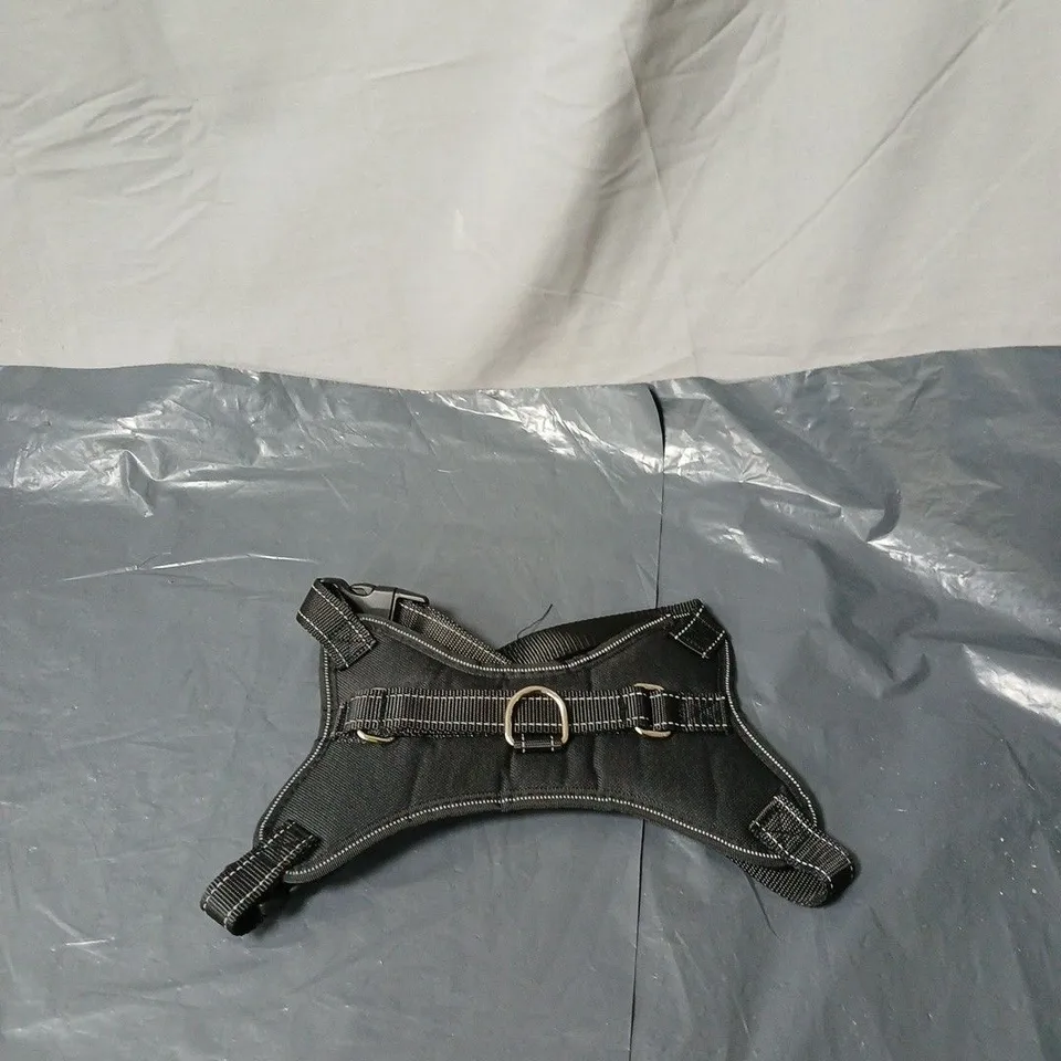 BOX OF APPROXIMATELY 100 NO PULL DOG HARNESS  FOR MEDIUM DOGS