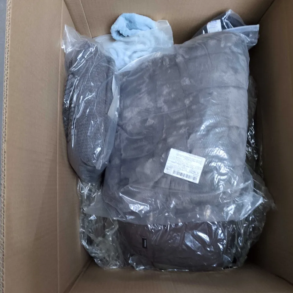 BOX OF APPROXIMATELY 15  ASSORTED CLOTHING ITEMS TO INCLUDE: TRAVEL PILLOW AND LOUNGE SOCKS