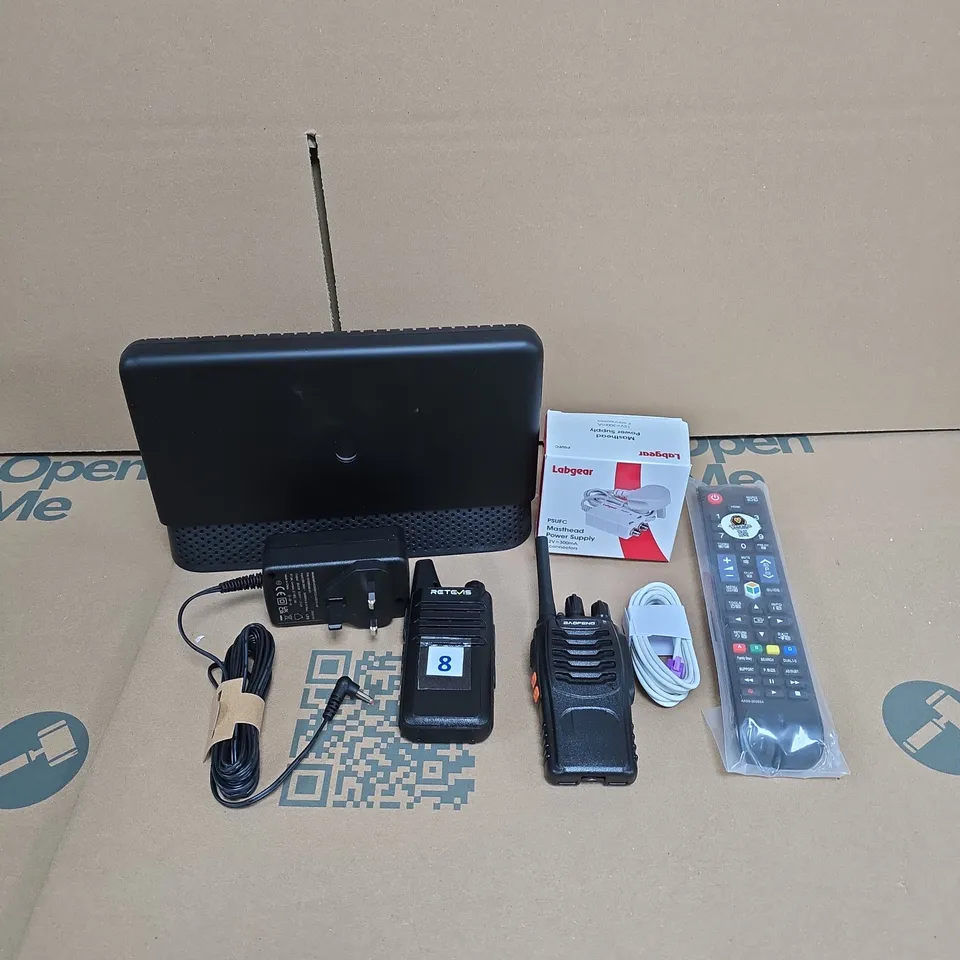 APPROXIMATELY 15 ASSORTED ELECTRICAL PRODUCTS TO INCLUDE PLUGS, wifi HUB AND CABLES