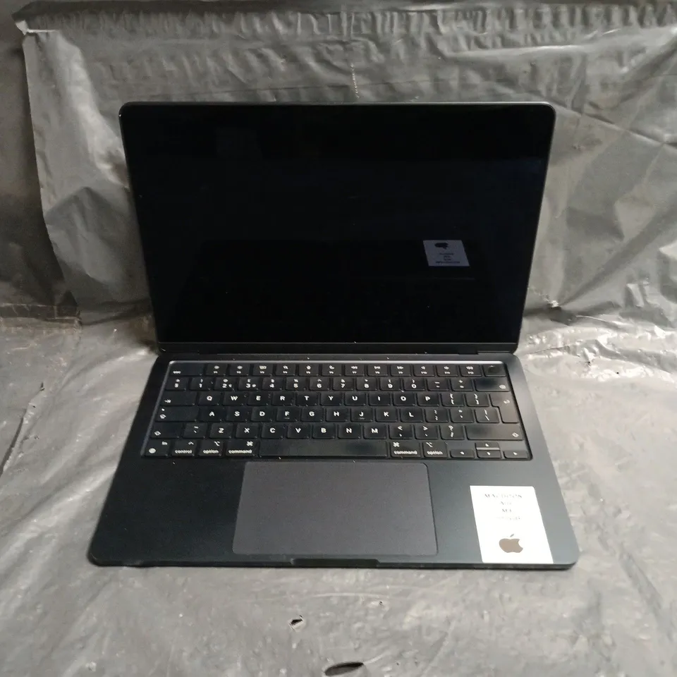 APPLE MACBOOK AIR M4 LAPTOP A3113