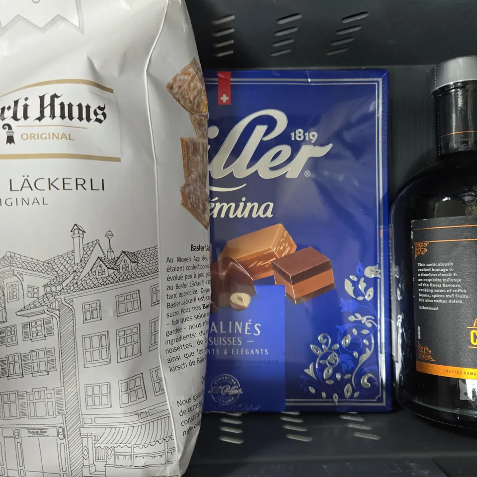 APPROXIMATELY 10 ASSORTED FOOD AND DRINK ITEMS TO INCLUDE COCA-COLA, WHITTARD HOT CHOCOLATE SET, ETC