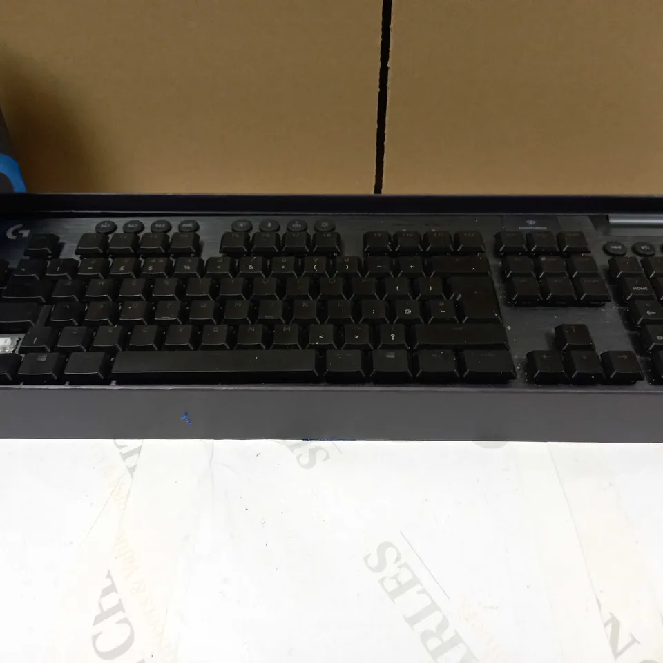 LOGITECH G915 KEYBOARD