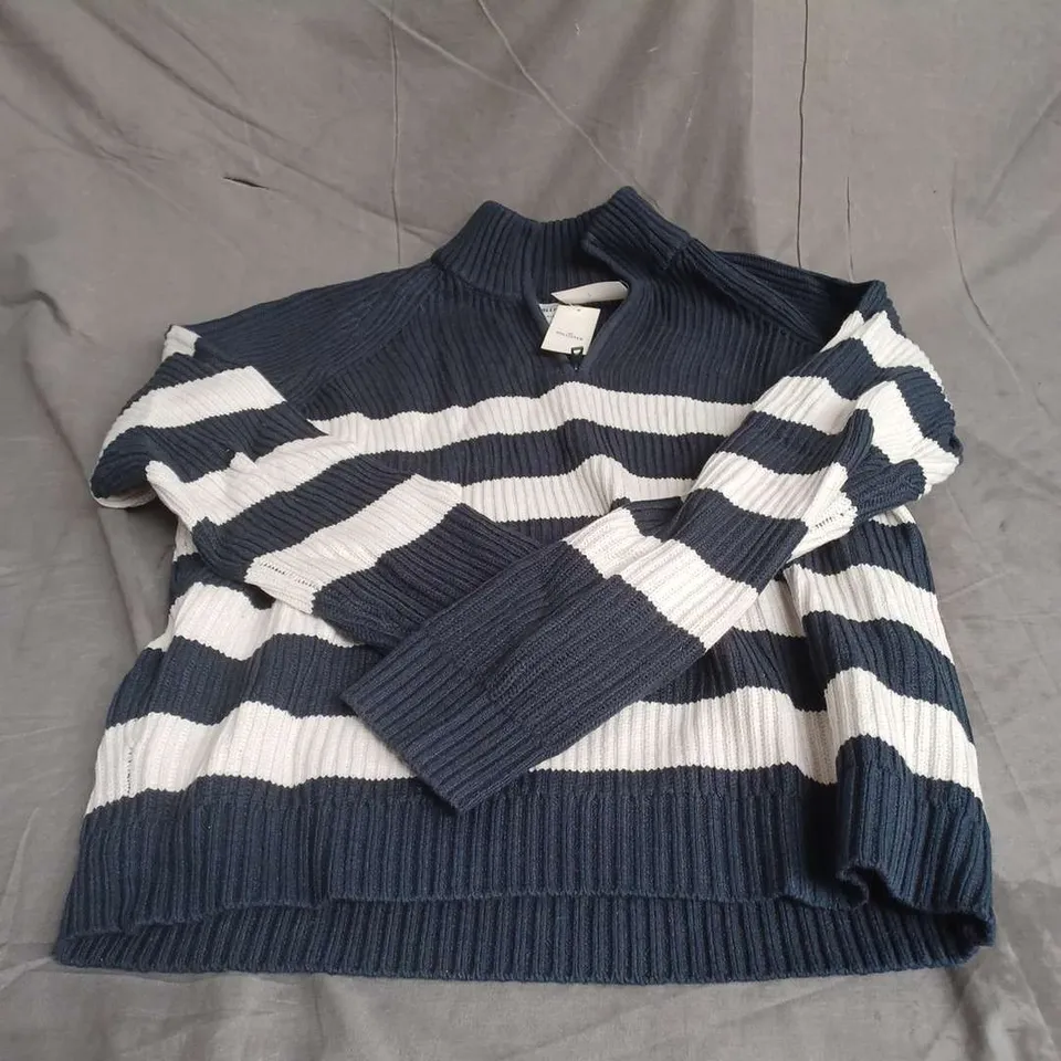 HOLLISTER RELAXED 1/4 ZIP KNIT JUMPER IN NAVY STRIPE SIZE S