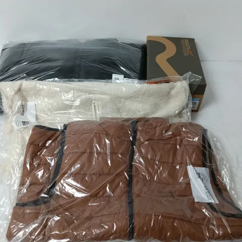APPROXIMATELY 16 ASSORTED BRAND NEW REGATTA CLOTHING ITEMS IN VARIOUS SIZES, STYLES & COLOURS TO INCLUDE MARINE HERITAGE TRAINERS, MARIZION BW, UJEANE JACKET, ETC
