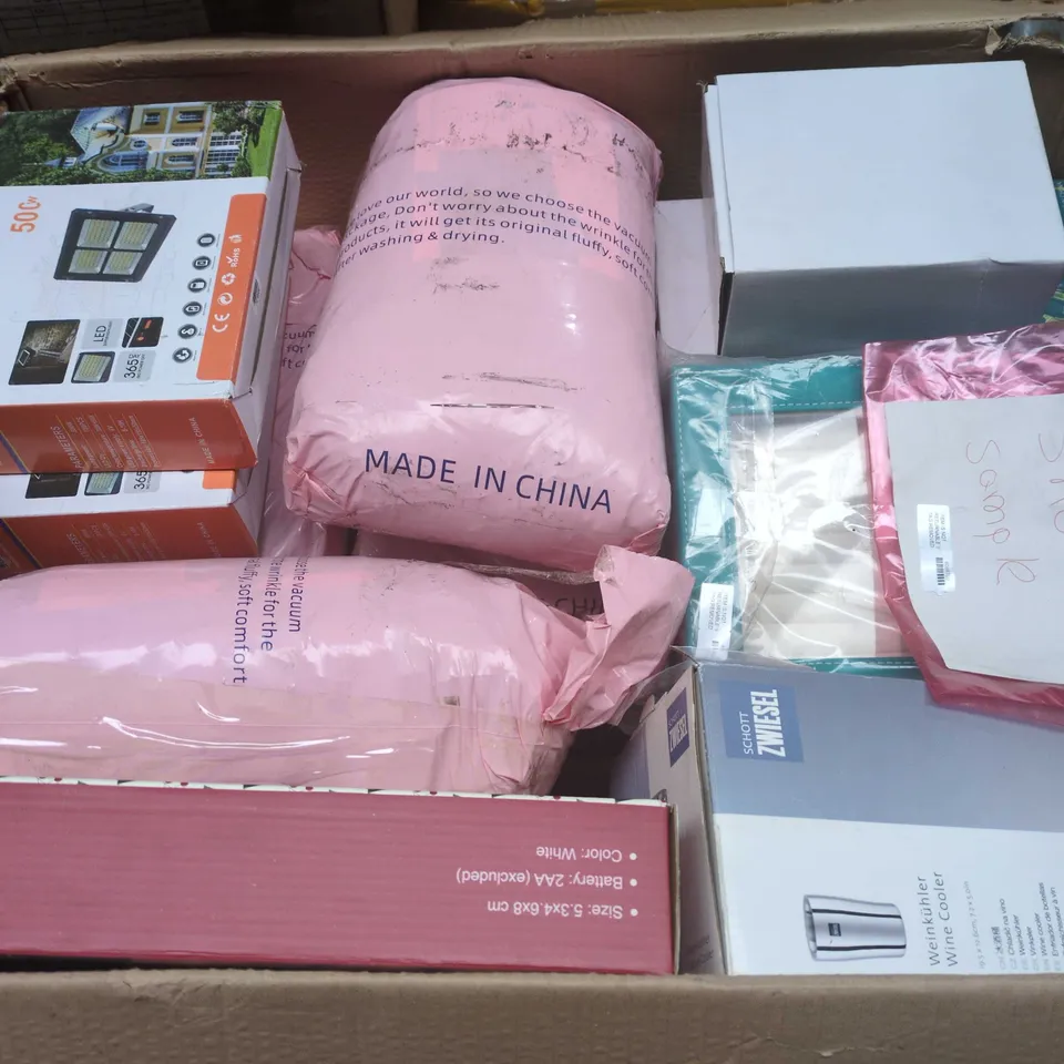 BOX OF 10 ASSORTED HOUSEHOLD ITEMS 