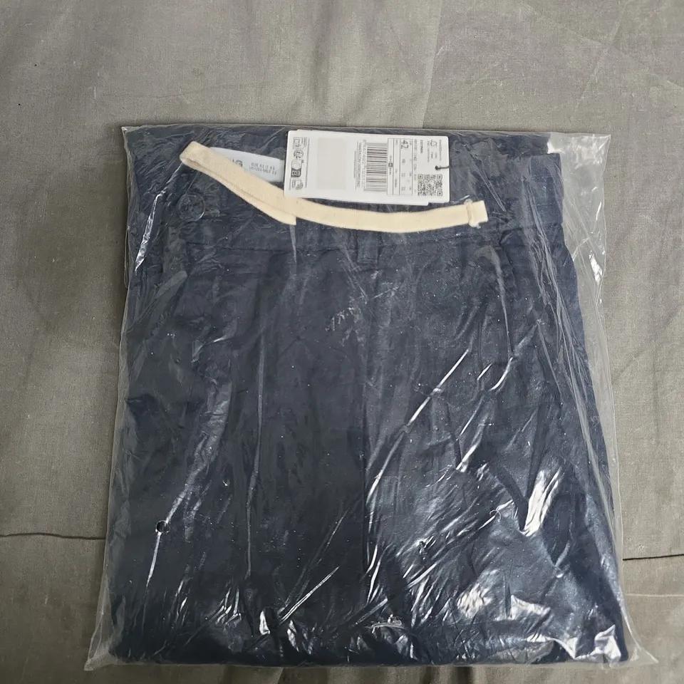 BAGGED MNG PANTALON ROMELINO IN NAVY - UK 32