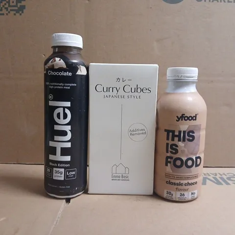 APPROXIMATELY 10 ASSORTED FOOD AND DRINK ITEMS TO INCLUDE HUEL, JAPANESE STYLE CURRY CUBES, ETC
