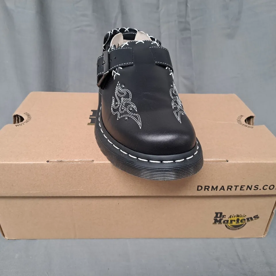 BOXED PAIR OF DR MARTENS JORGE II GA SHOES IN BLACK UK SIZE 6