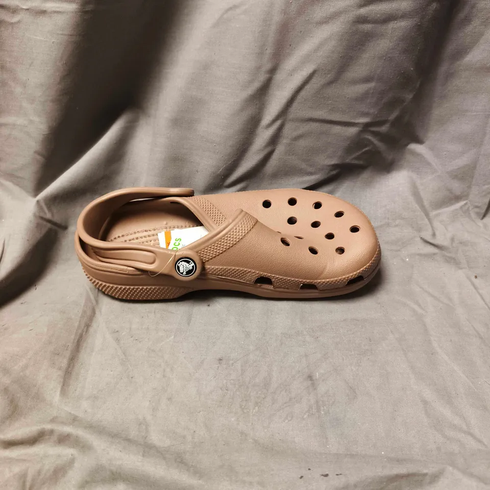 CROCS CLASSIC CLOG – TAN SIZE 4 / 6 
